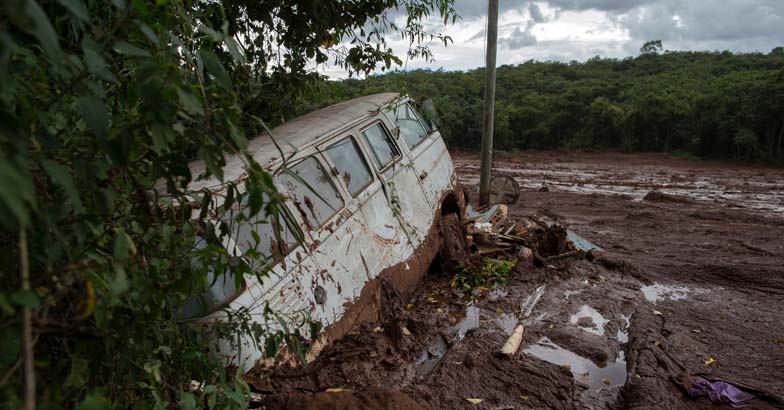 brazil-dam-collapse-1